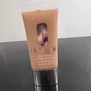 New Clinique foundation